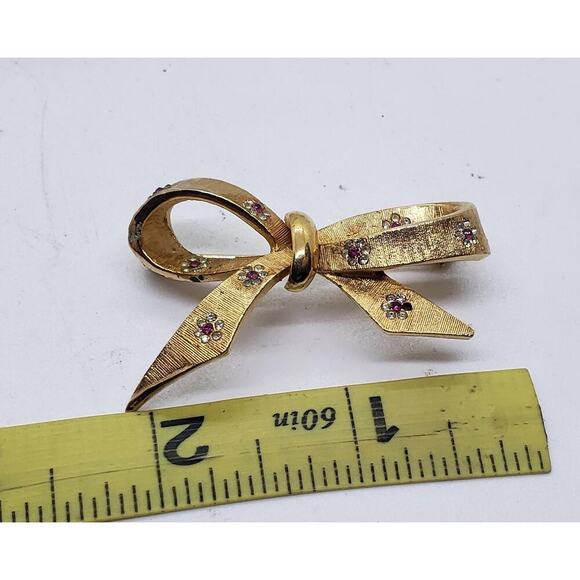 Vintage Bow Brooch 3D Gold Tone Pink/Red Rhinestone Flower Accents signed BSK - Picture 9 of 10